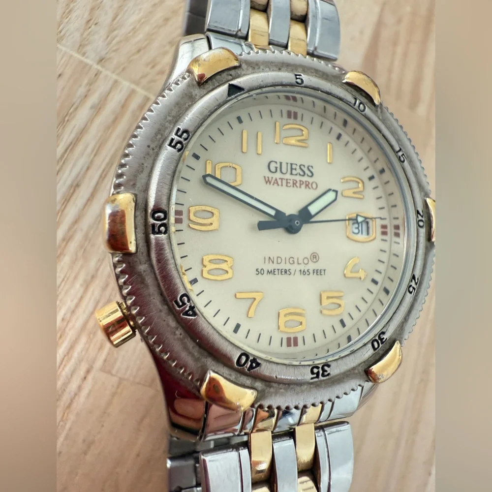 Rare Vintage Guess waterpro men’s two tone diver watch NEW BATTERY